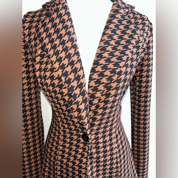Brown Houndstooth Blazer - Picture 2 of 4